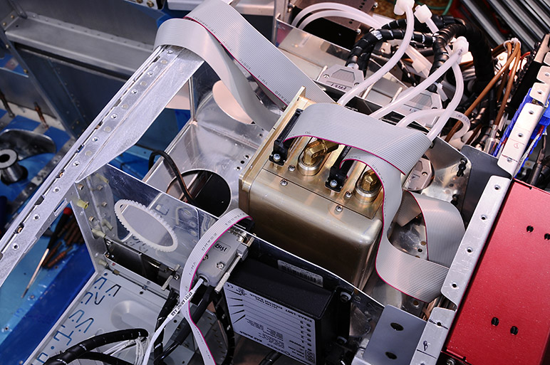 2009.04.10_-_RV-8_-_Instrument_Panel_Version_1.4.3_(21).jpg