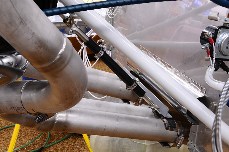 2009.08.15_-_RV-8_-_Vetterman_4-into-4_Exhaust_Mounting_(7).jpg