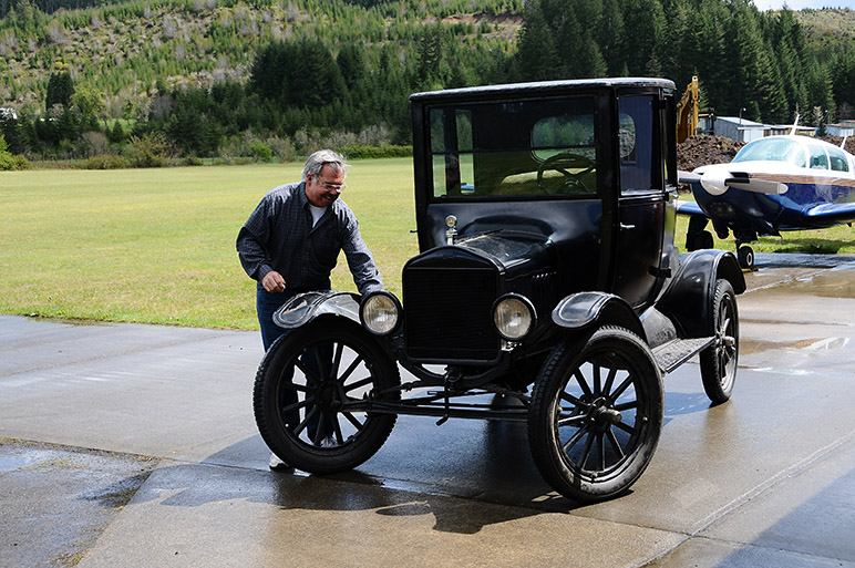 2010.04.29_-_RV-8_-_Trip_To_Vernonia,_RV_Checkout_Day_1_-_Session_1_&_2,_Mikes_Model_T_Ford_(13).jpg