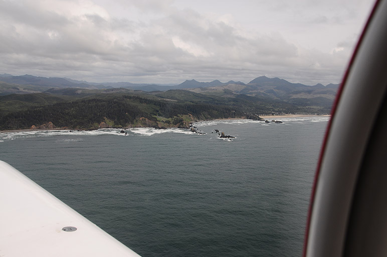 2010.04.30_-_RV-8_-_Trip_To_Vernonia,_RV_Checkout_Day_2_-_Session_2,_Flight_To_Oregon_Coast_(9).jpg