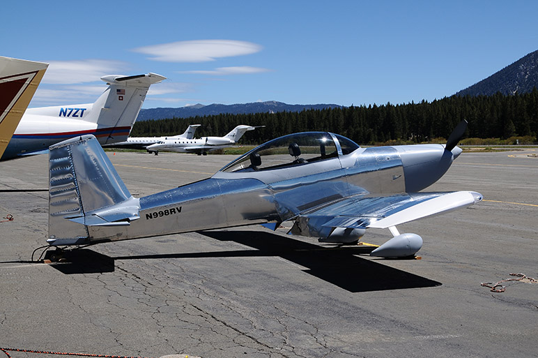2010.06.05_-_RV-8_-_Trip_To_Lake_Tahoe_(36)_-_N998RV_At_Tahoe_Airport.jpg