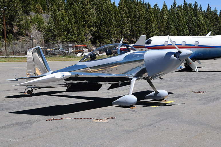 2010.06.05_-_RV-8_-_Trip_To_Lake_Tahoe_(37)_-_N998RV_At_Tahoe_Airport.jpg