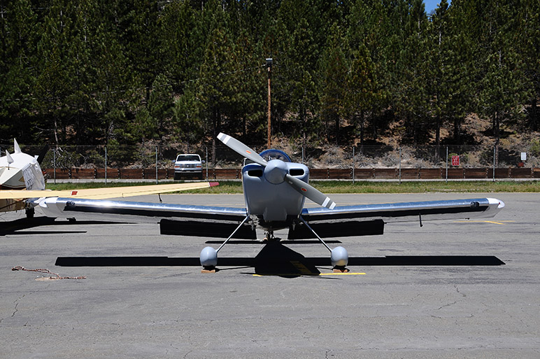 2010.06.05_-_RV-8_-_Trip_To_Lake_Tahoe_(39)_-_N998RV_At_Tahoe_Airport.jpg
