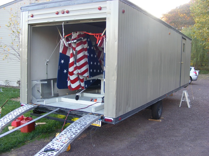 Hangar-trailer_loaded_with_FlagFly_7.15.09.jpg