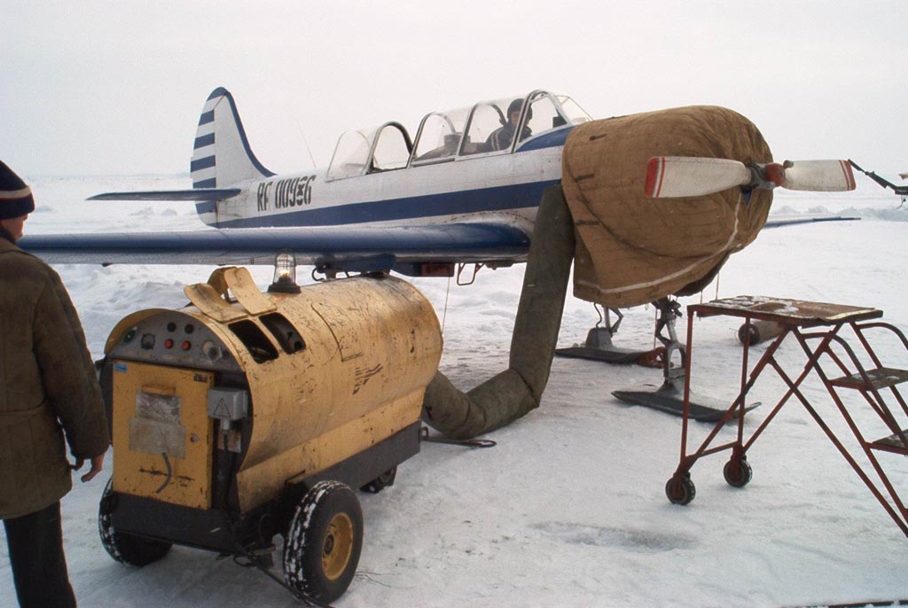 yak52skis.jpg